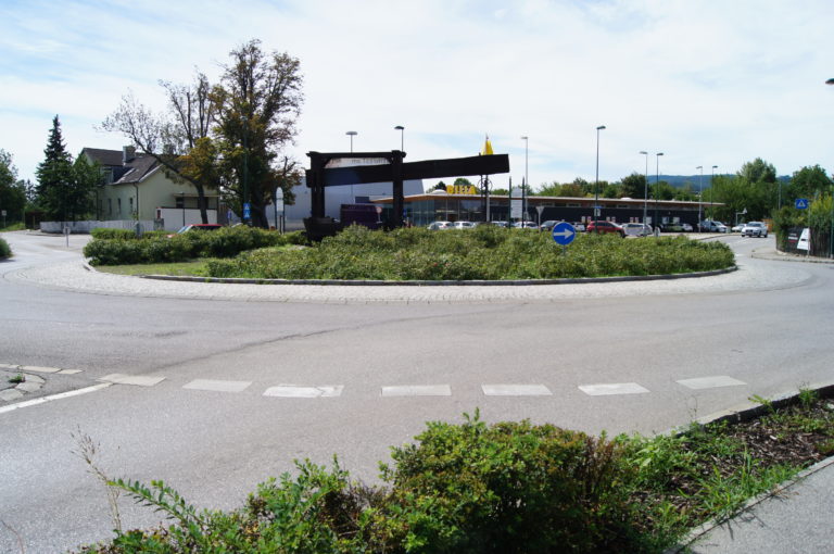 Kreisverkehr in Maria Enzersdorf