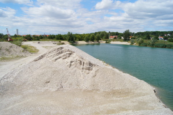 Nassbaggerung der Firma Weinlinger in Goldgeben
